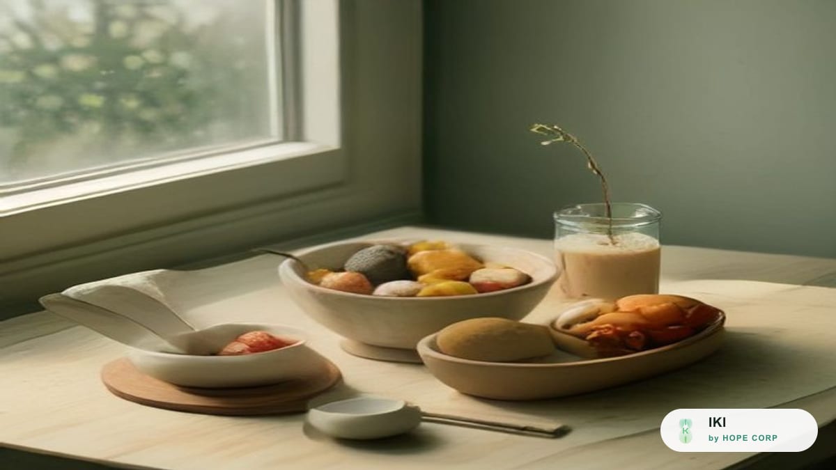 Bữa sáng cân bằng với yến mạch, trứng luộc, hạt và trái cây tươi bên cửa sổ buổi sáng
