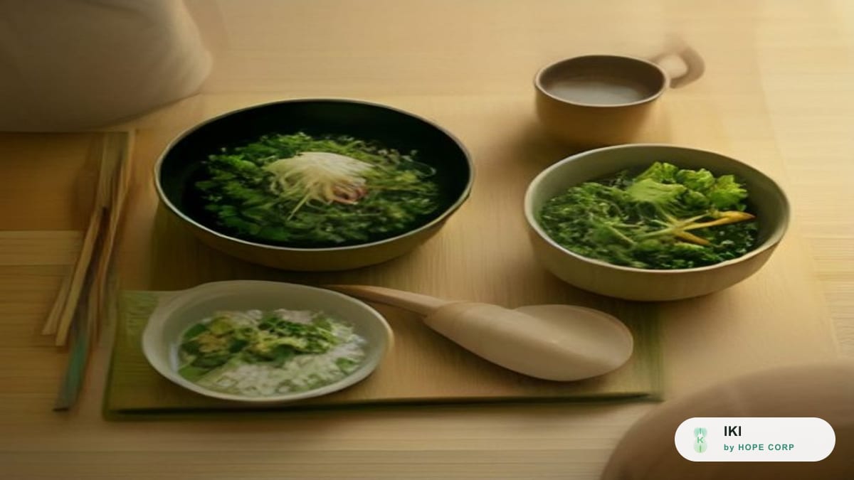 Mâm cơm gia đình Việt với canh, rau luộc và món mặn trên chiếu